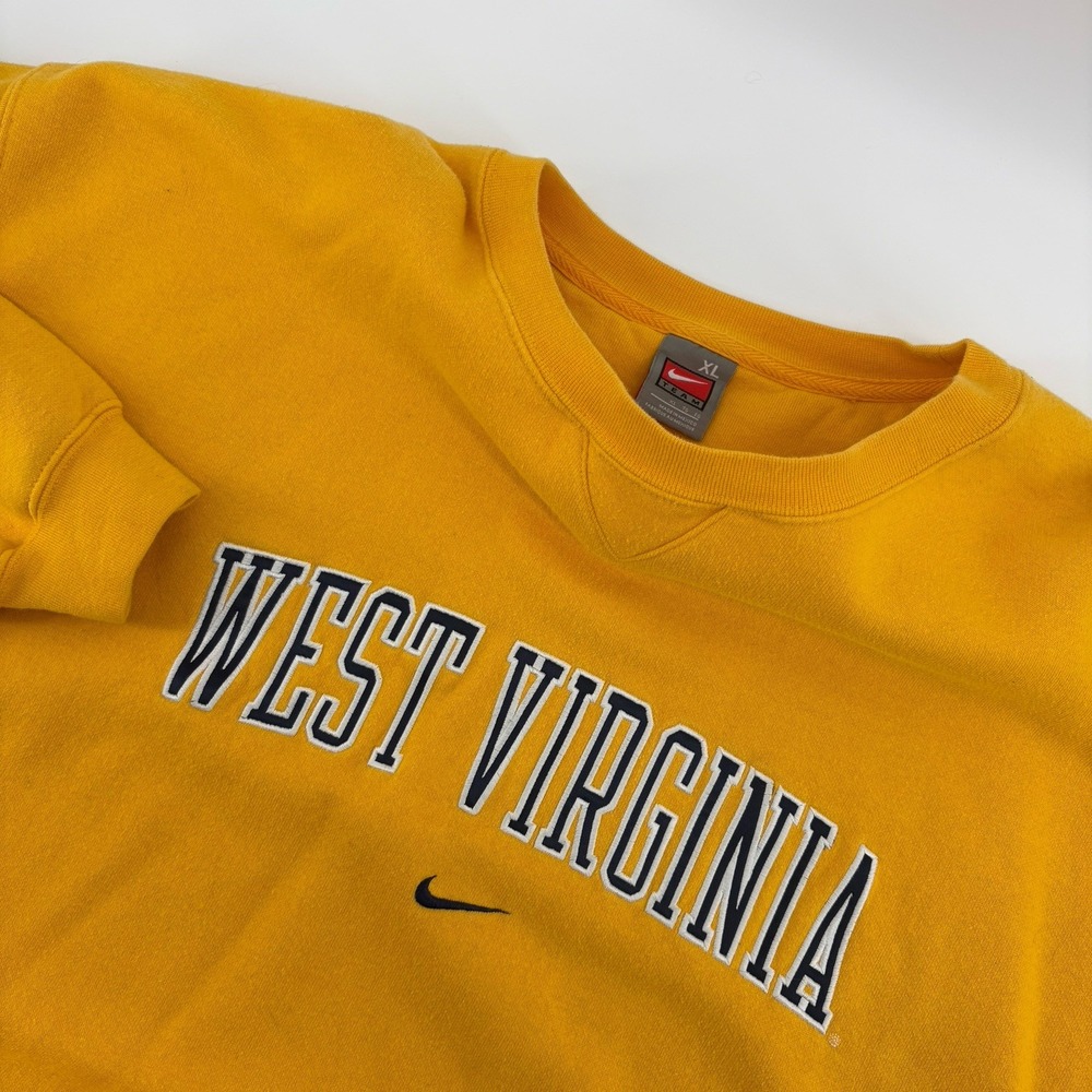West Virginia Mountaineers Nike Men's Extra Large Sweatshirt Center Swoosh Y2K‎